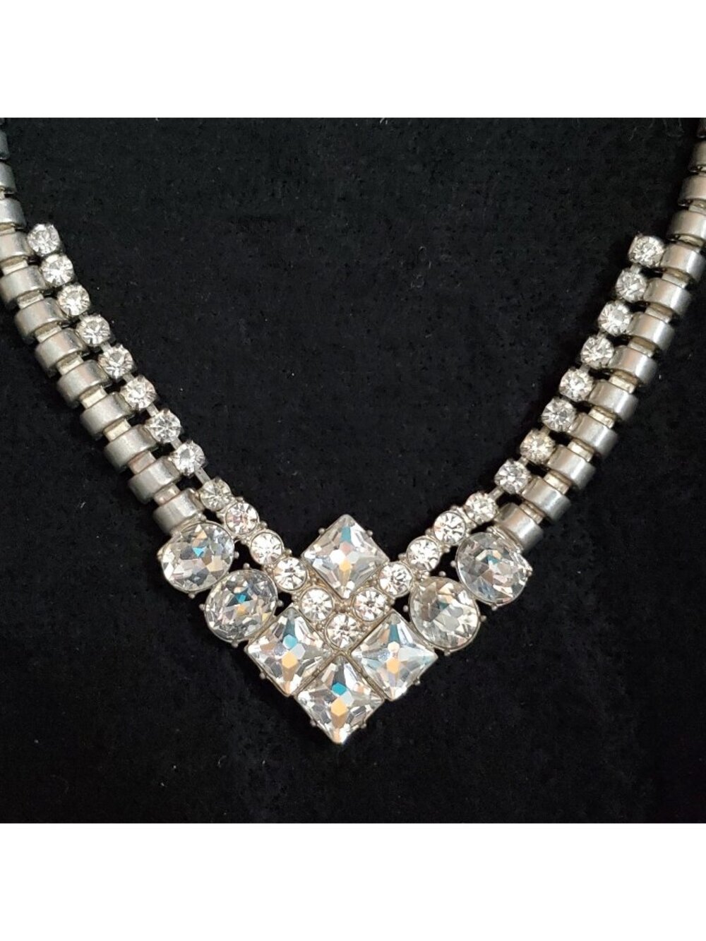Banana Republic Rhinestone Necklace Silver Tone Statement 18-19"